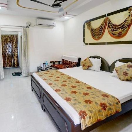 Hotel Neeraj ไจซัลเมอร์ ภายนอก รูปภาพ