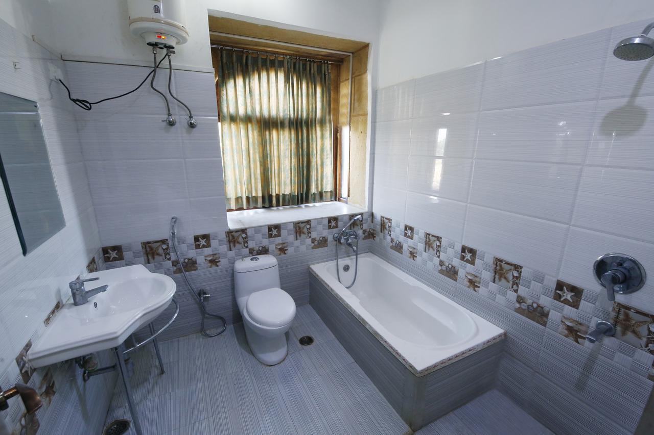 Hotel Neeraj ไจซัลเมอร์ ภายนอก รูปภาพ