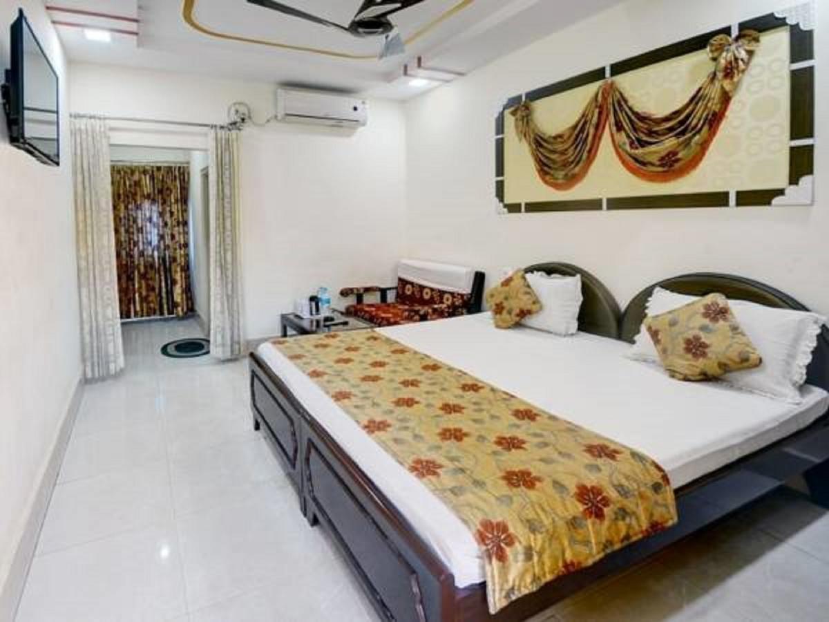 Hotel Neeraj ไจซัลเมอร์ ภายนอก รูปภาพ