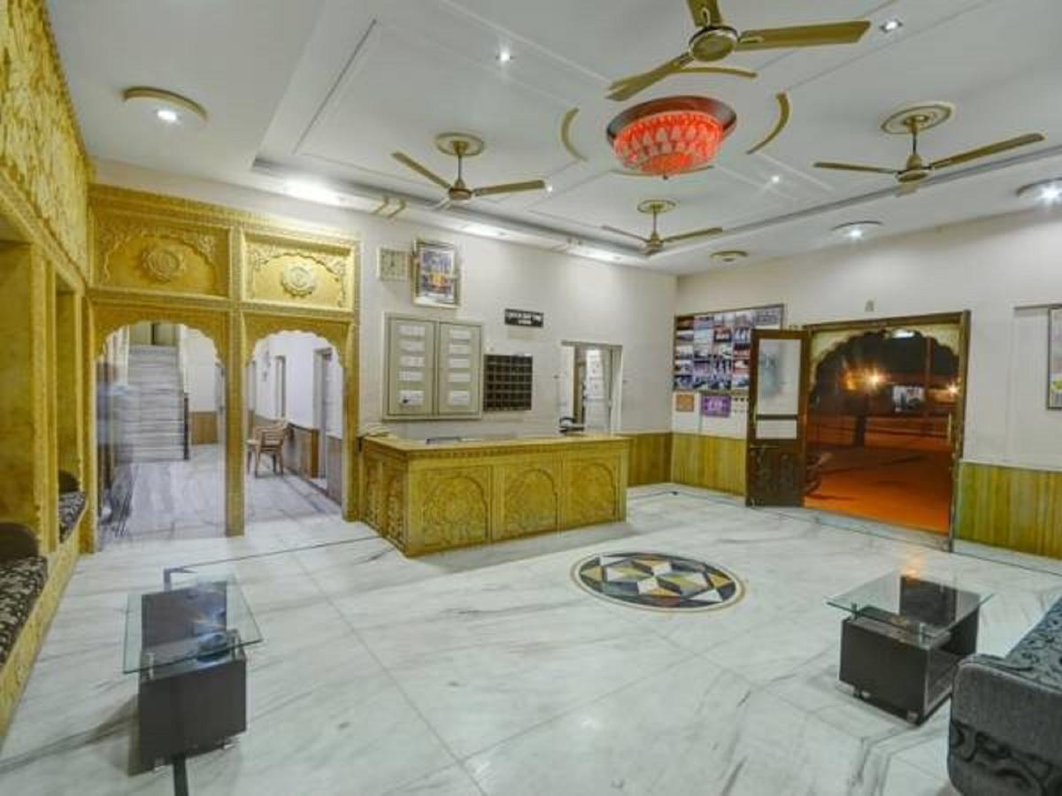 Hotel Neeraj ไจซัลเมอร์ ภายนอก รูปภาพ